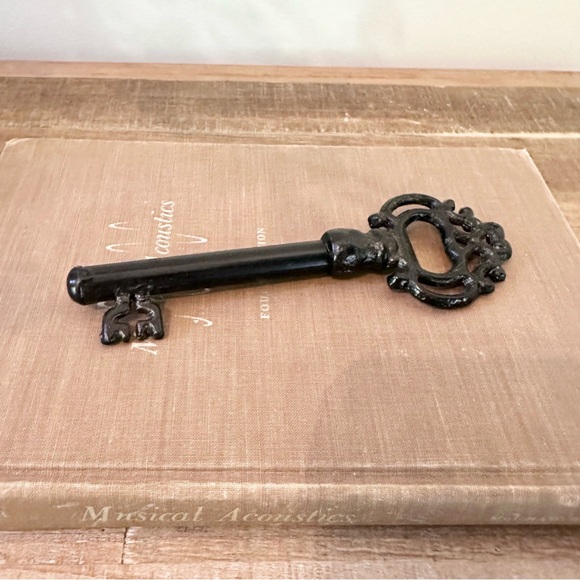 Key Large Vintage Black Skeleton Key Hidden Corkscrew black silver shelf decor - Picture 6 of 8